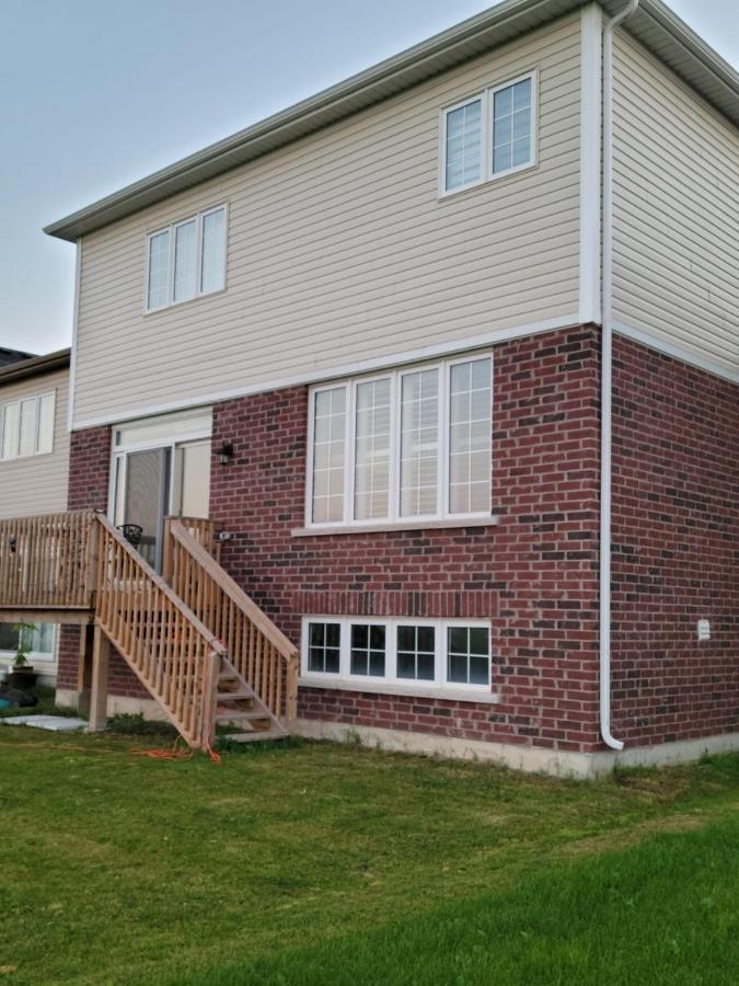 소롤드 Niagara- Beautiful Cozy Sunfilled Big Complete House Minutes Drive From Falls 빌라 외부 사진